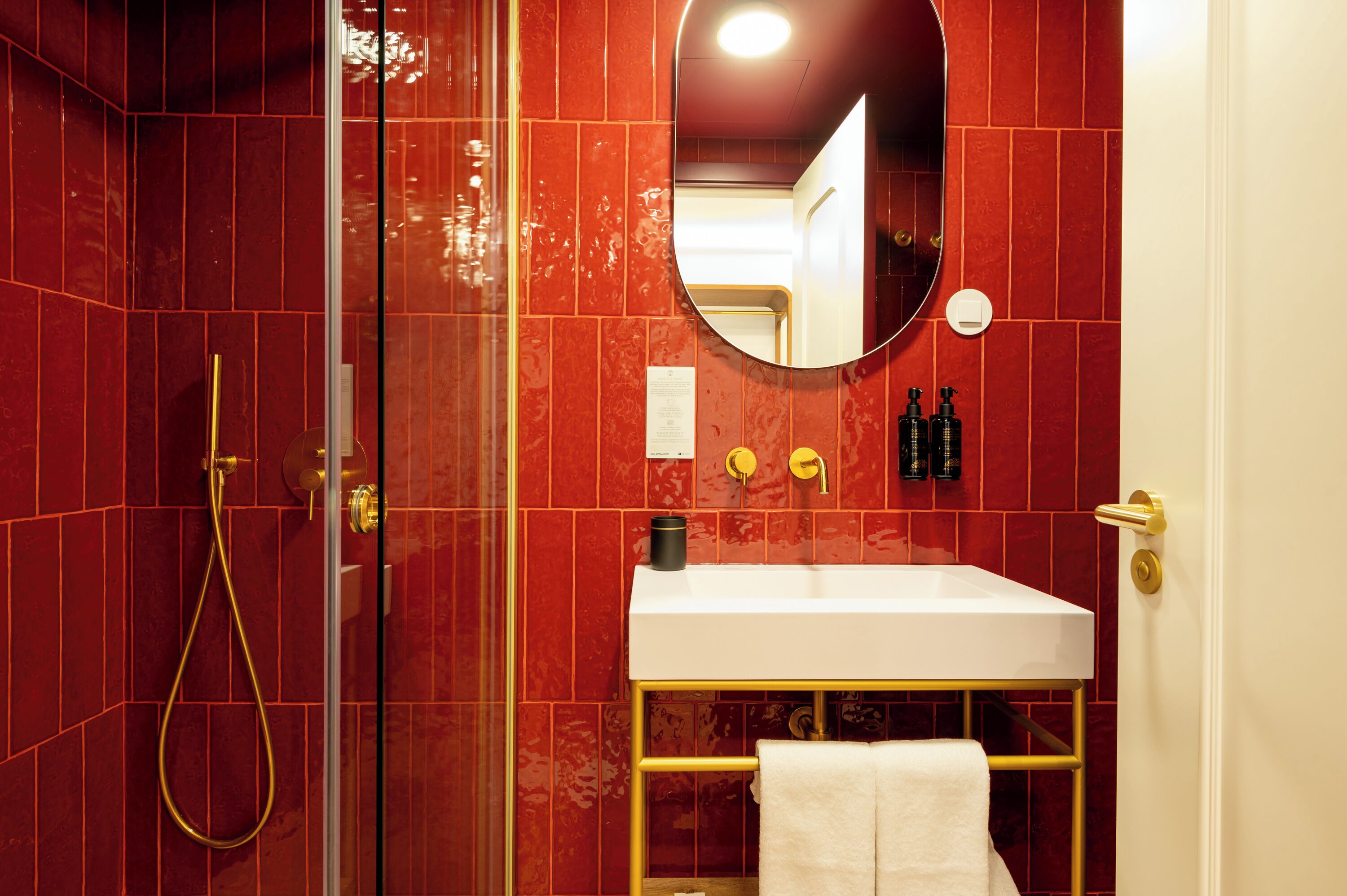 Classic Twin Room | Free WiFi