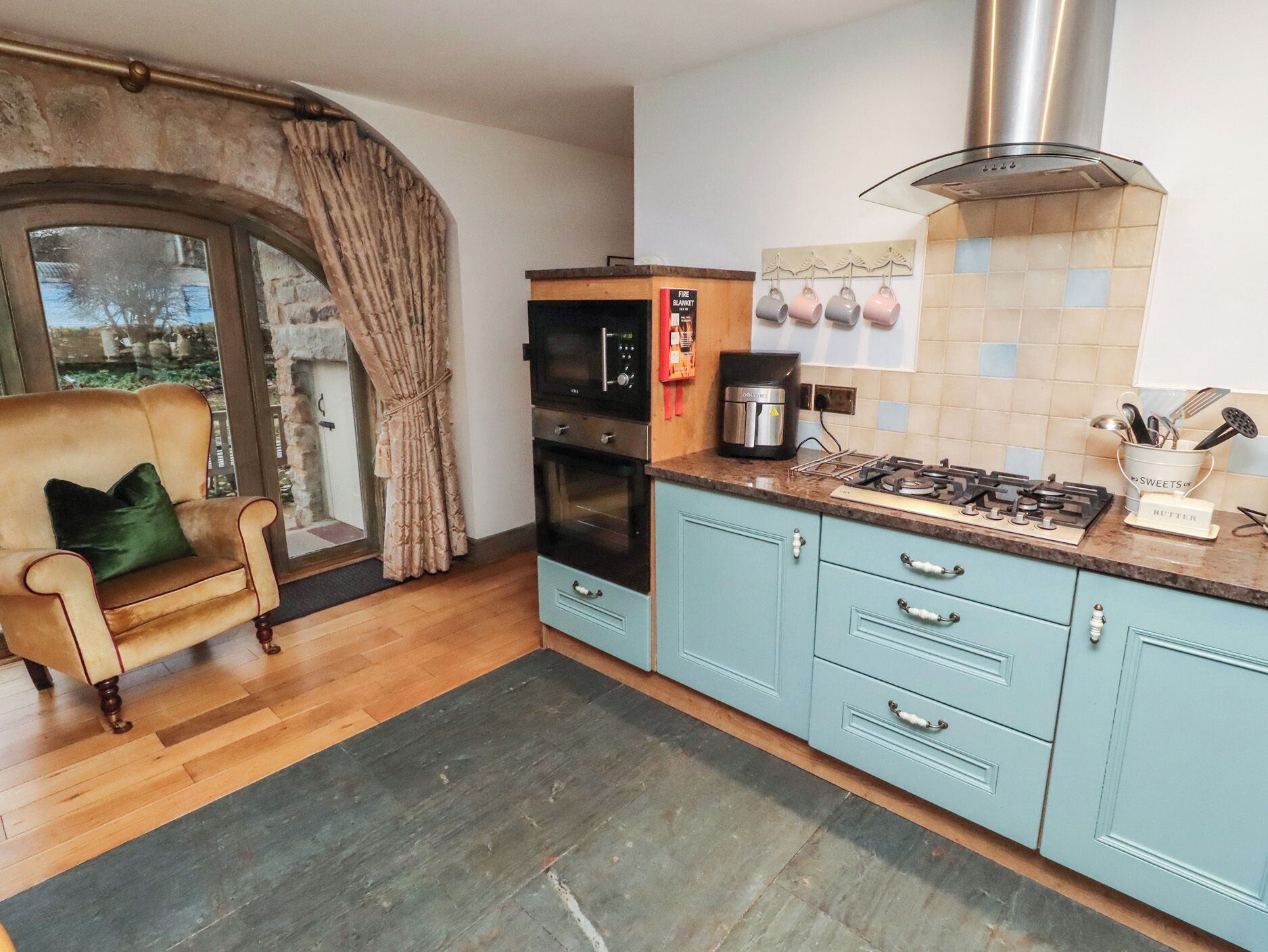 Rentaplats i utensilis de cuina, vaixella i coberteria 