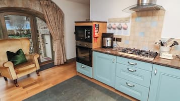 Rentaplats i utensilis de cuina, vaixella i coberteria