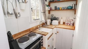 Cookware/dishes/utensils