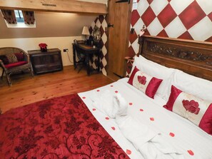 1 Schlafzimmer, individuell dekoriert, individuell eingerichtet