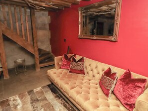 Living area - The Medieval Romantic (Hexham)