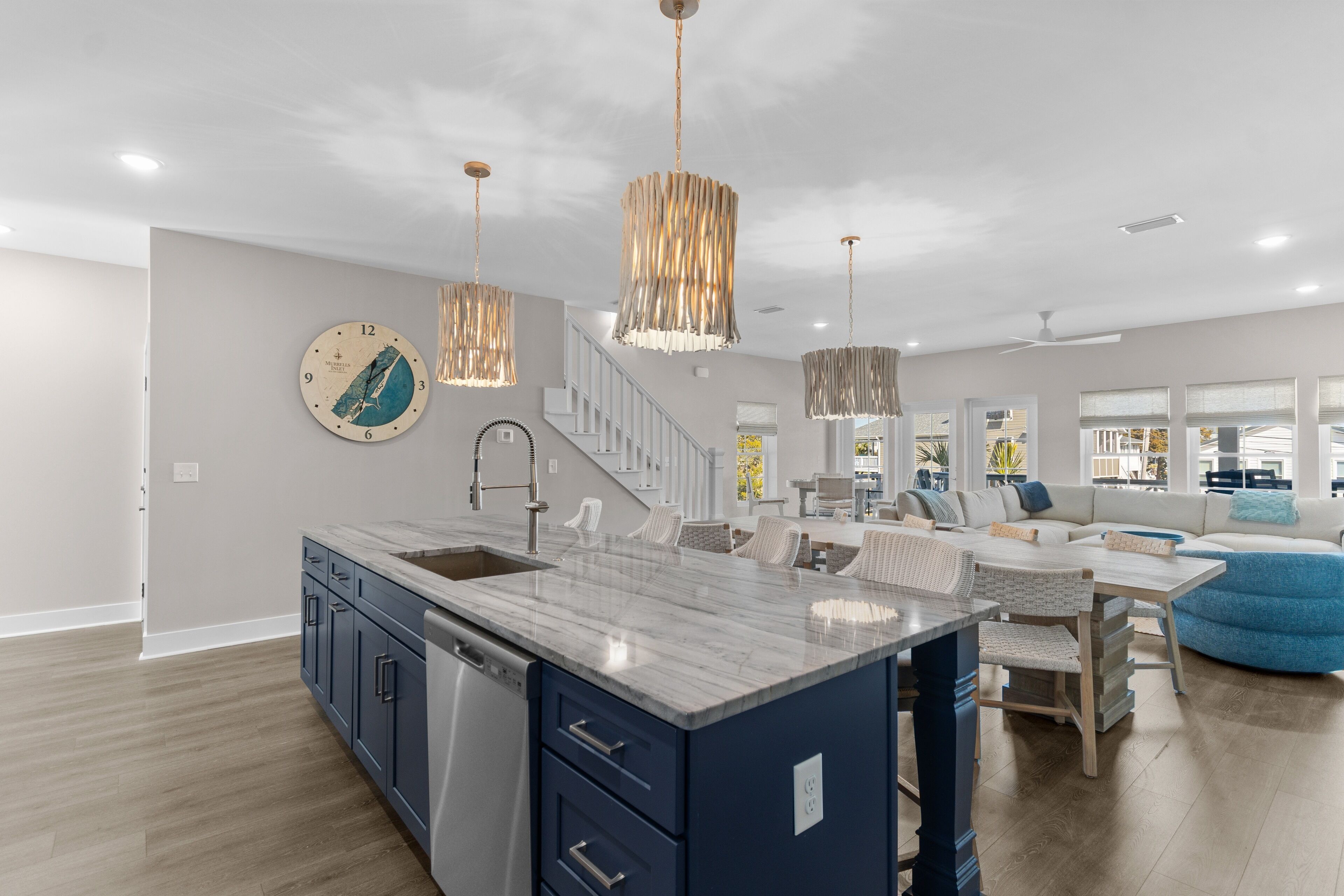 المنشأة من الداخل