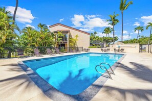 Pool - Country Club Villas#310 Top Floor, Incredible Oceanview,Spacious Lanai,AC (Kailua Kona)