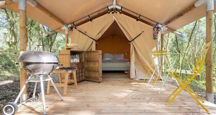 Glamping « Tente Safari Luxe» avec piscine partagée