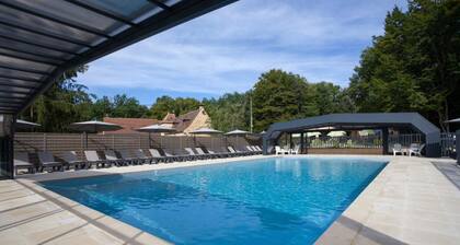Glamping « Tente Safari Luxe» avec piscine partagée