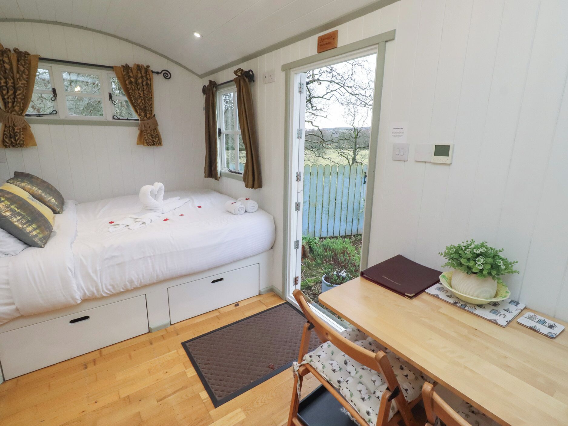 1 dormitori, decoració individual, mobiliari individual i wifi gratuïta 