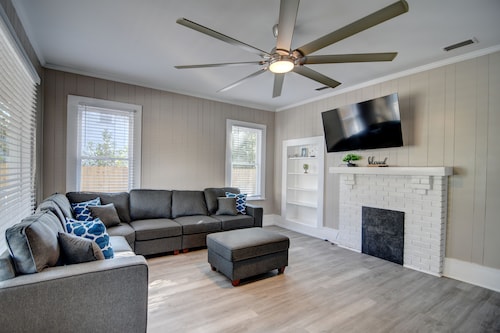 3-bedroom house in beautiful Valdosta with cool AC breeze