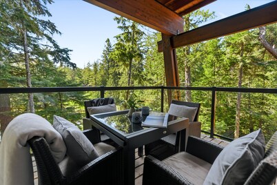 Spring Cove 10% off local perks, surfing, tours!