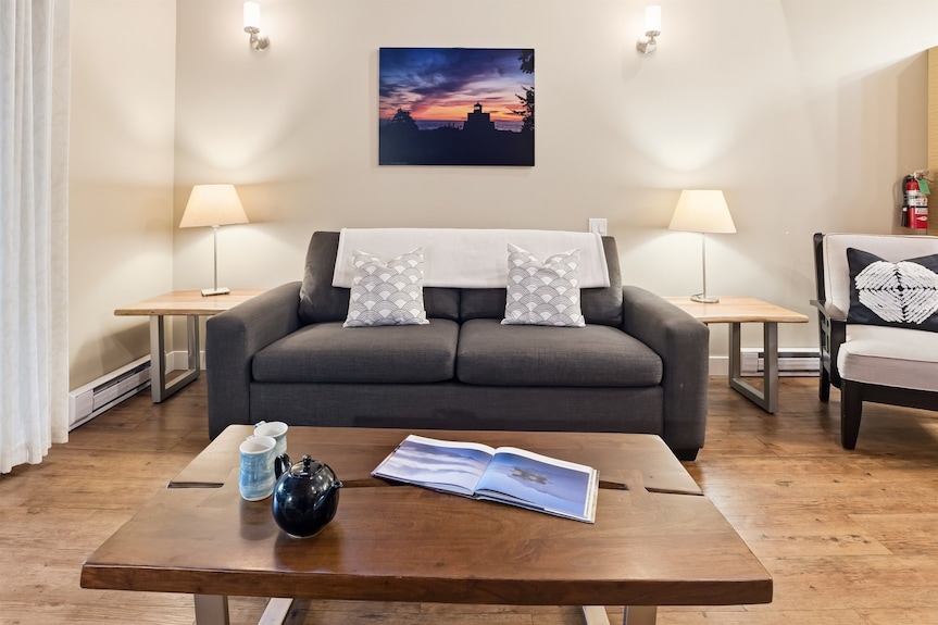 Spring Cove 10% Off Local Perks, Surfing, Tours! - Ucluelet