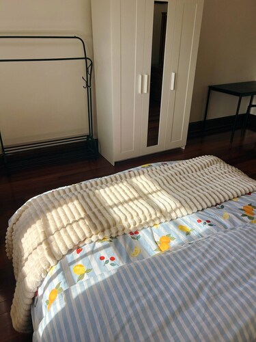 Room-sunny Female Home Next to Train s