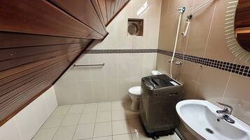 Phòng tập thể, 1 phòng ngủ | Phòng tắm