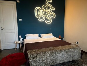 1 bedroom, iron/ironing board, WiFi, bed sheets - Elegant artist's house in the heart of the historic center (Catania)