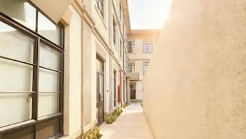 ๋ด๋ถ ์ธ๋ถ ์ฌ์ง