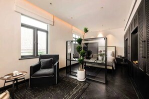 Suite sénior | Ropa de cama de alta calidad, minibar, decoración individual