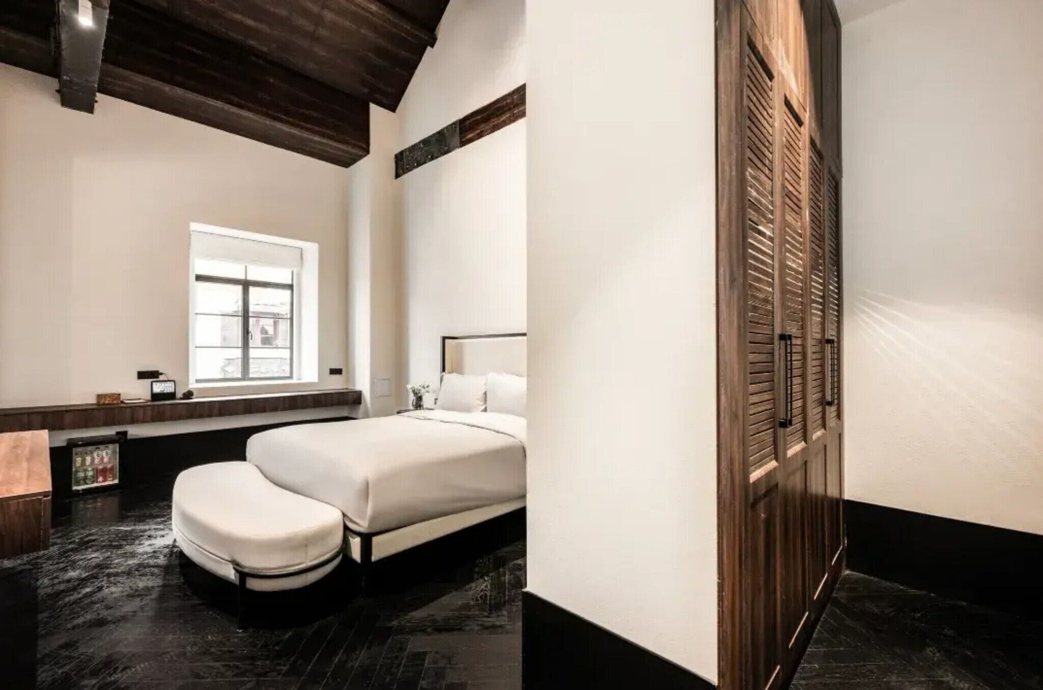 プレミア スイート | 高級寝具、ミニバー、客室ごとに異なる装飾、客室ごとに異なるインテリア