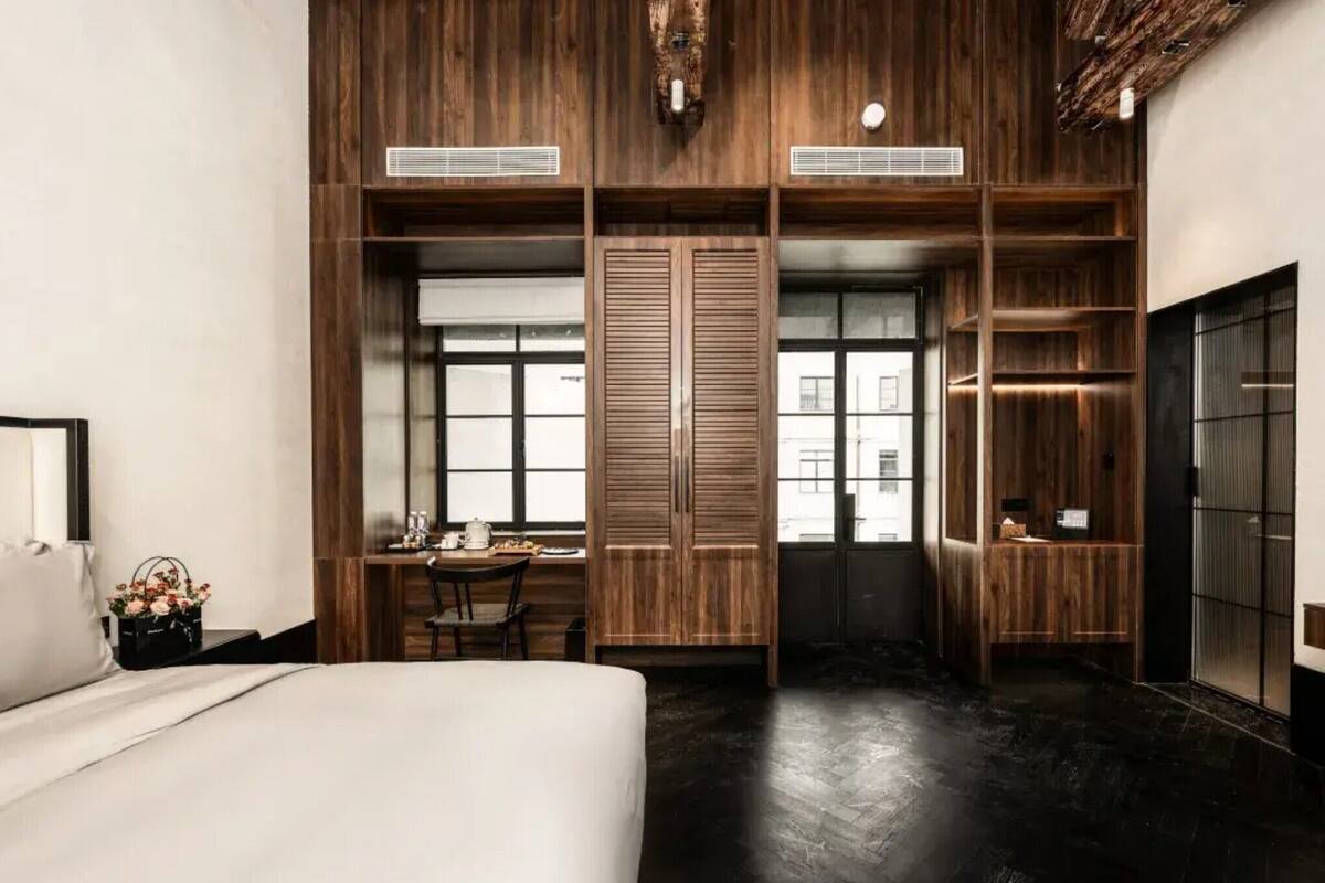 Quarto casal romântico | Roupas de cama premium, frigobar, individualmente decorados