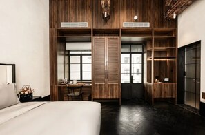 Habitación romántica doble | Ropa de cama de alta calidad, minibar, decoración individual