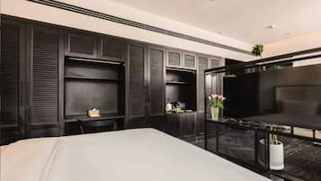 Suite senior | Ropa de cama de alta calidad, minibar y decoración personalizada