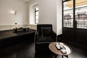 Elite Suite | Premium bedding, minibar, individually decorated, individually furnished