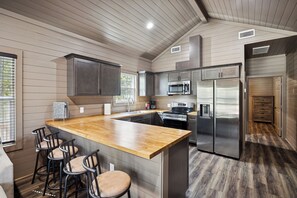 Micro-ondes, four, plaque de cuisson, lave-vaisselle