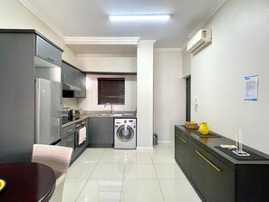 Microwave, oven, stovetop - Urban 2 bedroom apartment in adorable Umhlanga with AC comfort (uMhlanga)