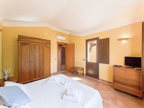 Apartment, 1 Bedroom, Balcony, Garden View | Room amenity - Modern House in a Peaceful Residence (Pula)