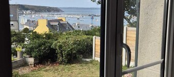 Family home with sea view and harbour in Camaret-Sur-Mer