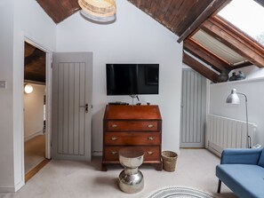 Living area - Clifford Lodge Barn (Exeter)
