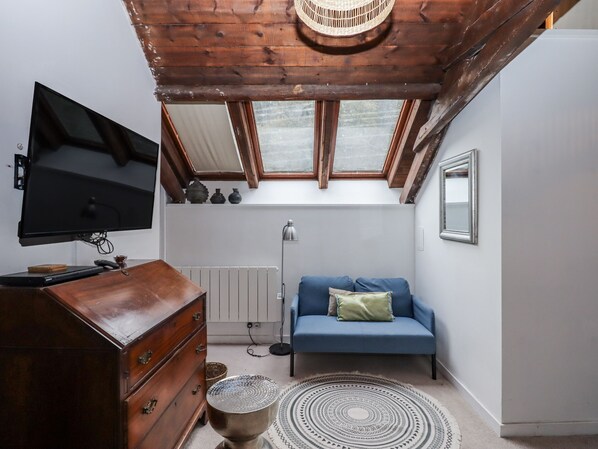 Living area - Clifford Lodge Barn (Exeter)