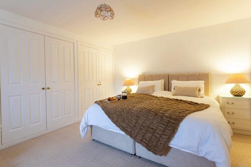 Cross Keys House - Cosy 4-Bed Cottage In Yetholm