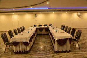 Meeting facility - utsav hotel and resorts (Burhanpur)