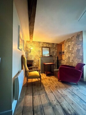 126-cm flat-screen TV with satellite channels, TV, Netflix - A l'ombre de la Tour (Lourdes)