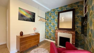 Superior Apartment, Garden View | Blackout drapes, iron/ironing board, free WiFi