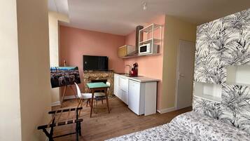 Blackout curtains, iron/ironing board, free WiFi