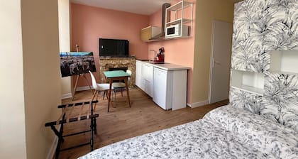 A l'ombre de la Tour