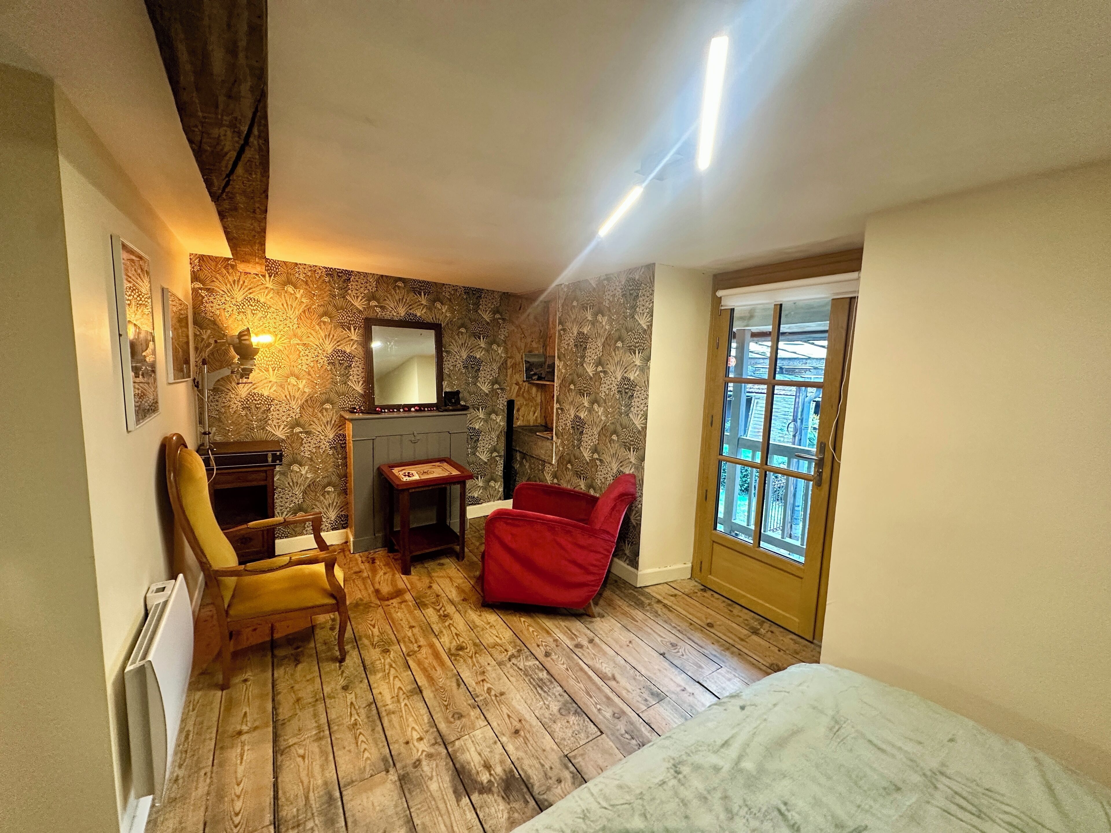 Verduisterende gordijnen, een strijkplank/strijkijzer, gratis wifi