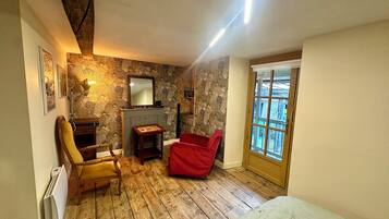 Verduisterende gordijnen, een strijkplank/strijkijzer, gratis wifi