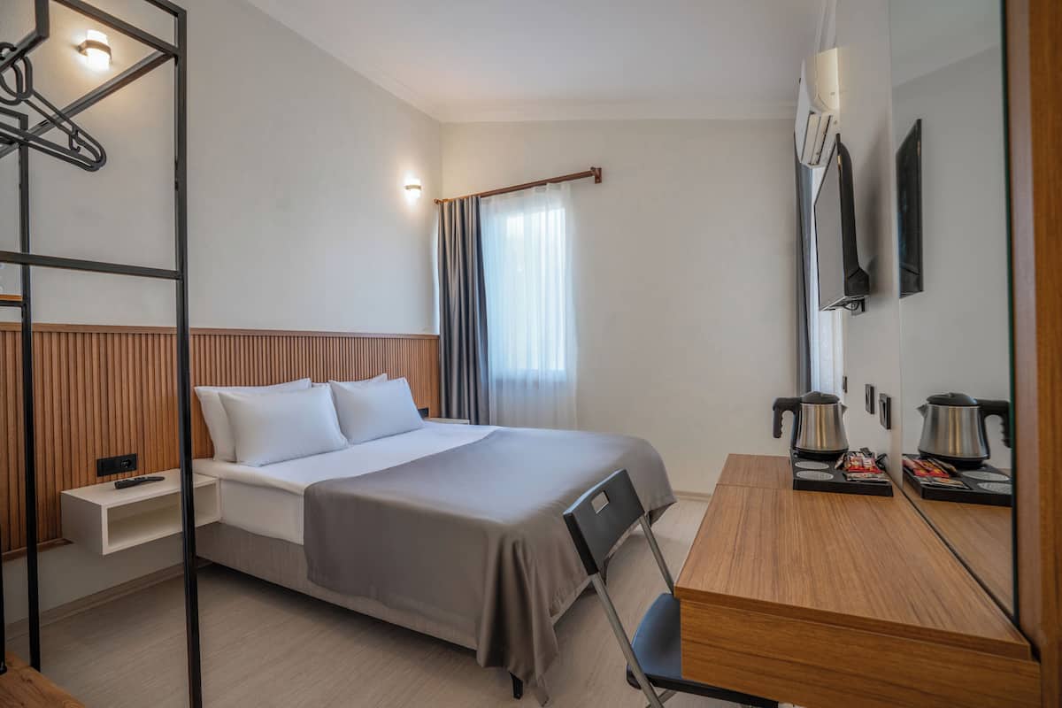 Superior Room | Soundproofing, WiFi (free), bed sheets