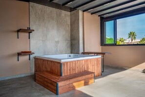 Deluxe Suite, Balcony, City View | Private spa tub - Ola Otel (Antalya)