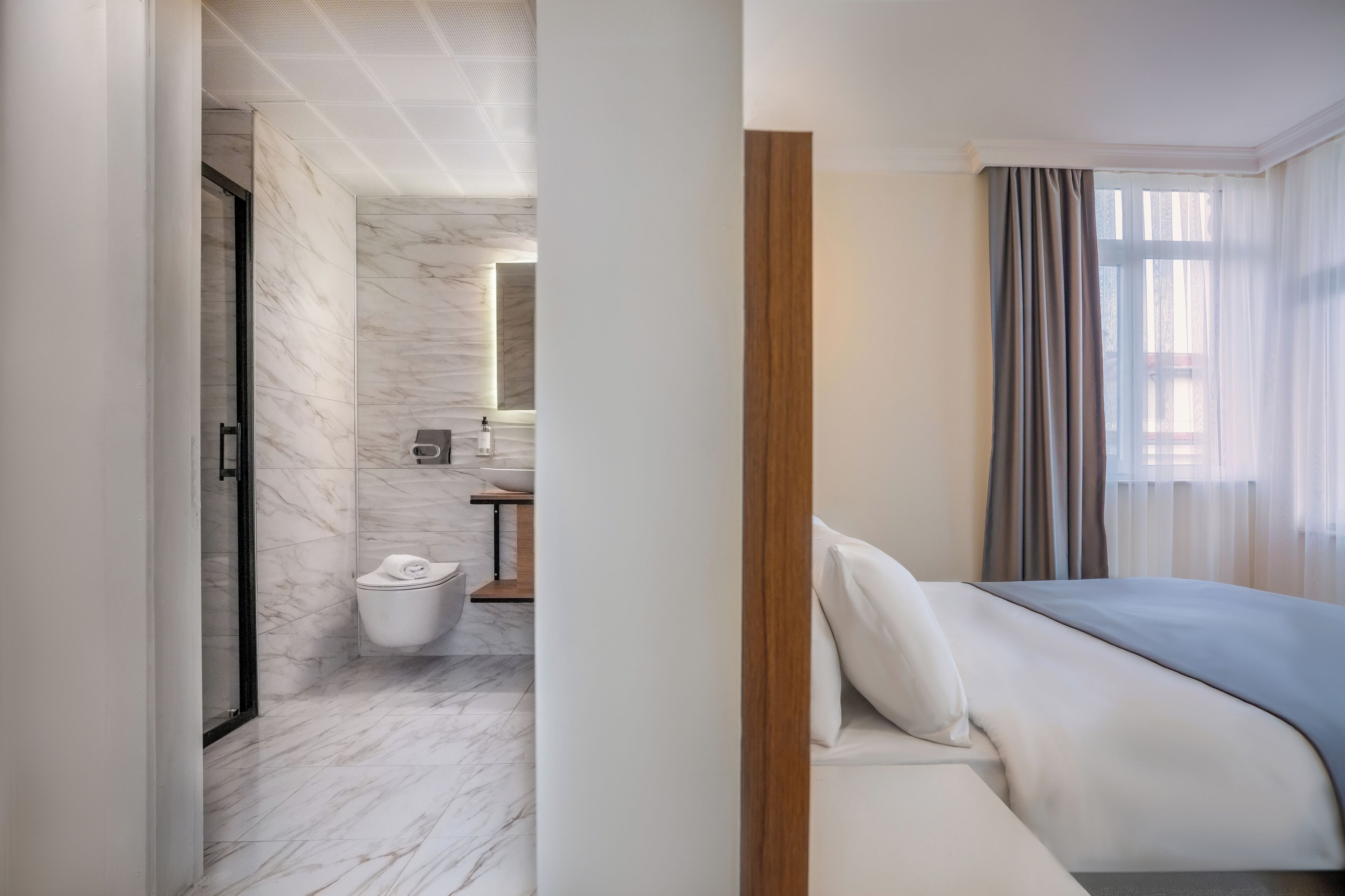 Shower, free toiletries, hair dryer, towels