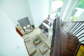 ロビー応接スペース