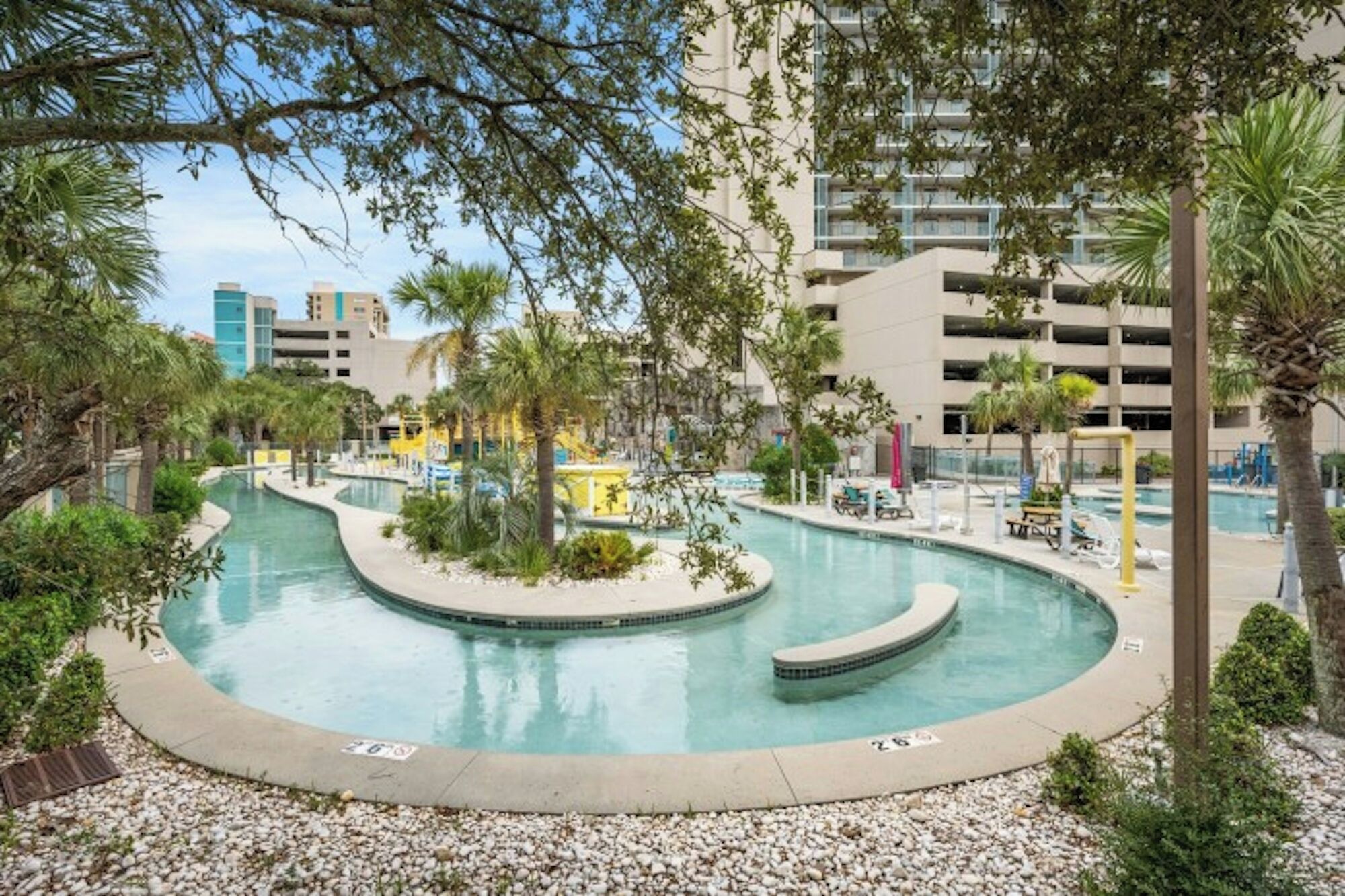 Una piscina cubierta