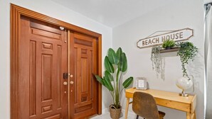 Interior - Heated Pool 6BR/3BA Family Fun (Miami)