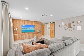 TV - Heated Pool 6BR/3BA Family Fun (Miami)
