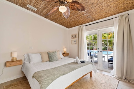 Desk, iron/ironing board, travel crib, WiFi. Heated pool 5BR/2.5BT-BBQ-Fit 14