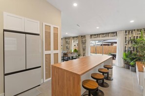 Dining - Heated Pool•Family&Friends•5 min FIU•Spanish-Style (Miami)