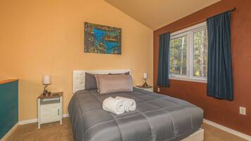 Schreibtisch, Reisekinderbett, kostenloses WLAN, Bettwäsche