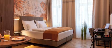 Caja de seguridad en la habitación y escritorio