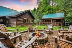 Property grounds - Nestled in a serene setting Bamboo Hideaway offers a perfect retreat for familie (Cosby)